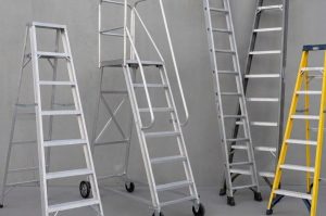 types-of-aluminum-ladders-in-uae