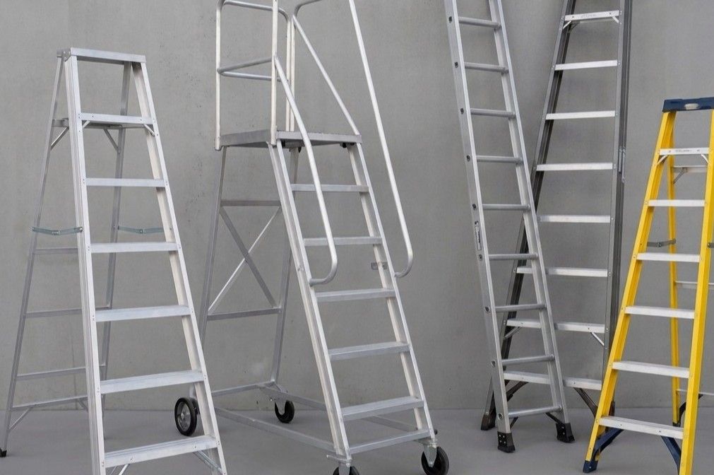 types-of-aluminum-ladders-in-uae
